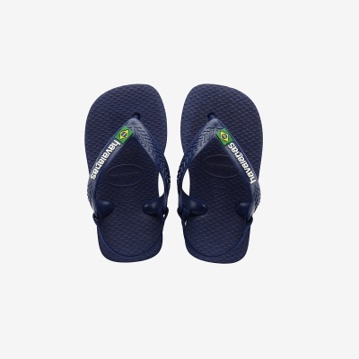 Chinelos havaianas azuis com bandeira do Brasil e texto havaianas.