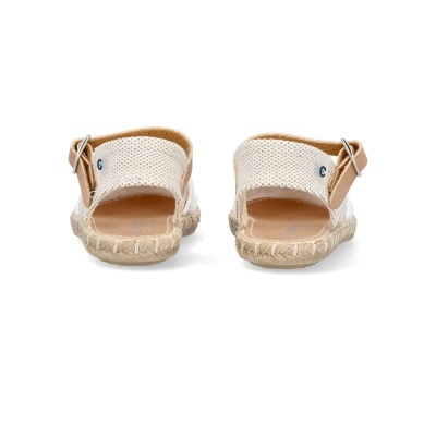 sandálias infantis brancas com fecho de fivela