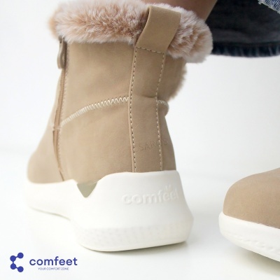 Botim bege com sola branca e pêlo sintético castanho claro