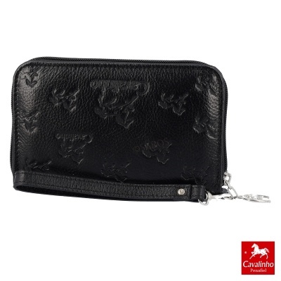 Carteira preta em pele com textura gravada e fecho zip