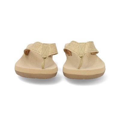 Sandálias tipo chinelos bege com tiras em tecido trançado e sola de borracha