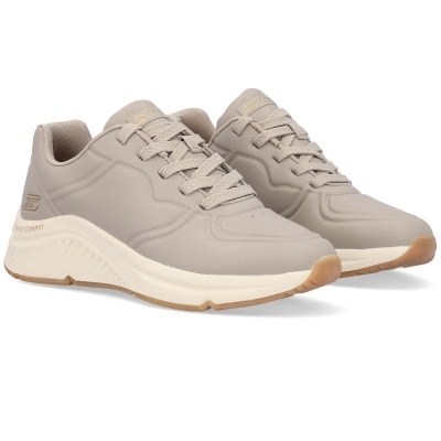 Par de sapatilhas taupe Skechers com sola branca e detalhes bege