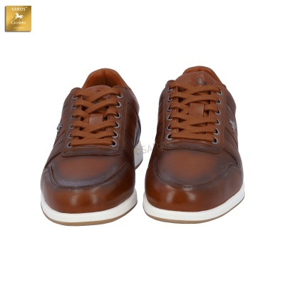 Sapatilhas de pele castanha com sola branca