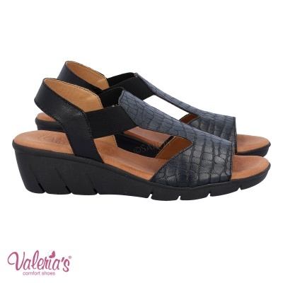 Sandálias femininas pretas Valéria's com padrão imitação pele de crocodilo