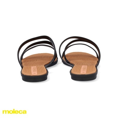 Sandálias planas castanhas com tiras pretas finas