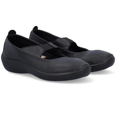 Sapatos femininos pretos tipo sapatilha com sola grossa e elásticos cruzados