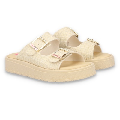 Sandálias de tecido bege com fivelas e sola plataforma