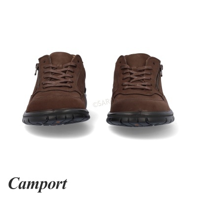 Sapatos castanhos de estilo casual com sola preta e atacadores