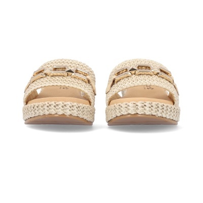 Sandálias trançadas bege com detalhes metálicos
