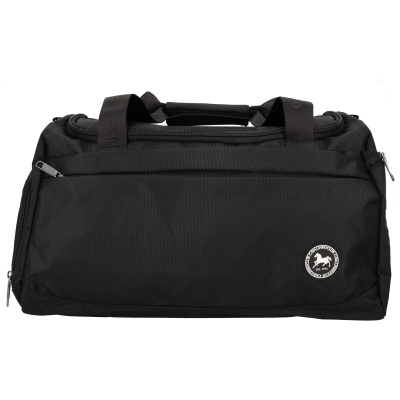 Mala desportiva preta com bolso e emblema circular com cavalo