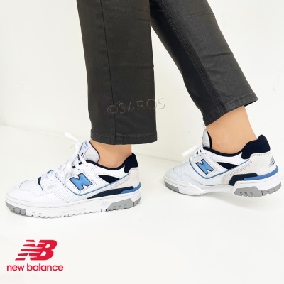 Ténis New Balance brancos com detalhes em azul e preto
