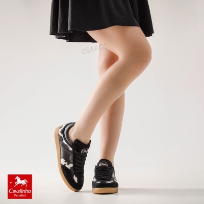 Sapatos desportivos Cavalinho Penafiel preto e branco com sola castanha