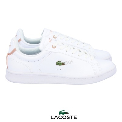 Ténis brancos Lacoste com detalhes rosa e logótipo crocodilo
