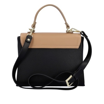 Mala preta com aba bege e alças em preto e bege