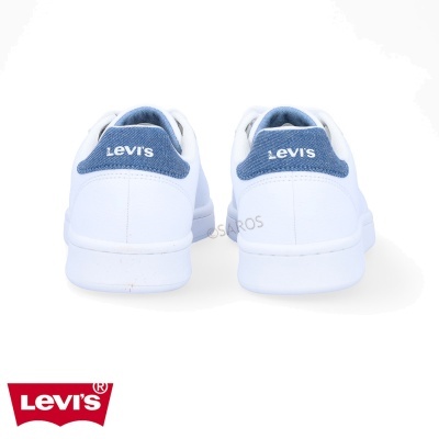 Ténis brancos com detalhe azul e logótipo Levi's no calcanhar