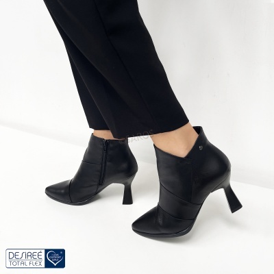 Botins pretos femininos em pele com salto fino e fecho de correr lateral