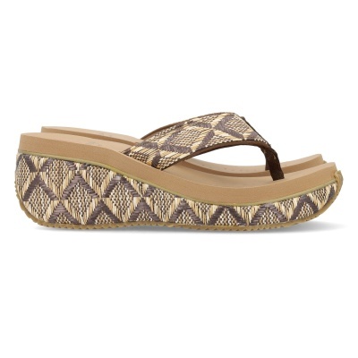 Sandália tipo chinelo com plataforma e padrão trançado castanho e bege.