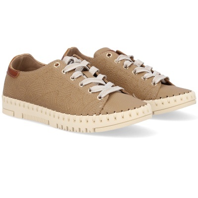 Sapatilhas castanho claro com padrão gravado e sola branca