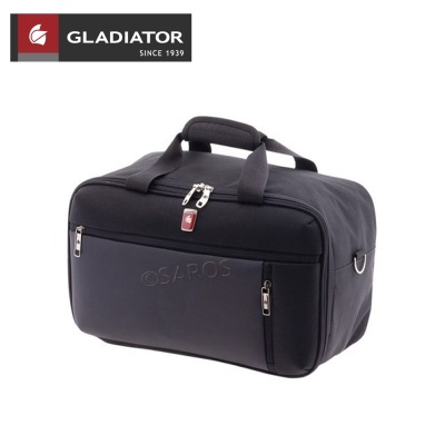 Mala de viagem preta com alças e bolsos frontais