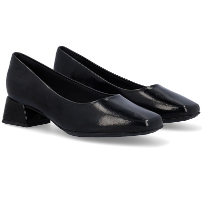 Sapatos pretos de salto médio largo com bico quadrado