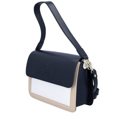 Mala de ombro preta com cavalo em relevo, detalhes branco e bege, alça larga e fechos dourados