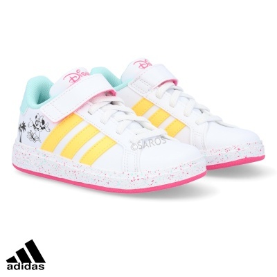 Ténis infantis Adidas com riscas amarelas e detalhes Disney