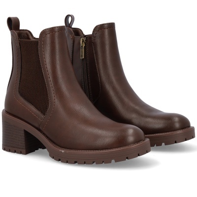 Botas castanhas de cano curto com salto e fecho lateral