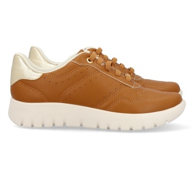 Ténis castanhos e brancos com sola branca e atacadores castanhos