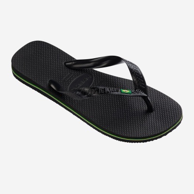 Chinelo preto Havaianas com logo e bandeira do Brasil