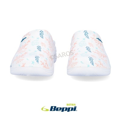 Chinelos Beppi brancos com padrão colorido de folhas e corais