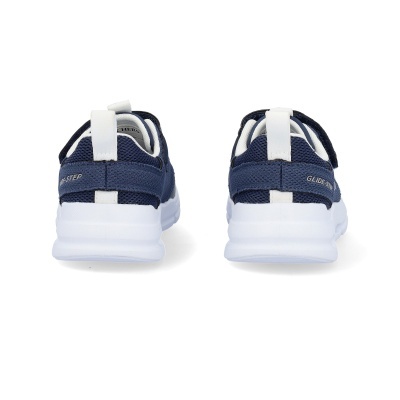 Par de sapatilhas desportivas azuis escuras com sola branca vista de trás