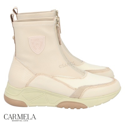 Bota feminina tipo sneaker bege com sola creme e castanho claro, fecho de correr frontal e detalhe em relevo