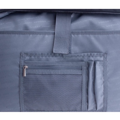 Bolso e interior de mala cinzenta com padrão VOGART