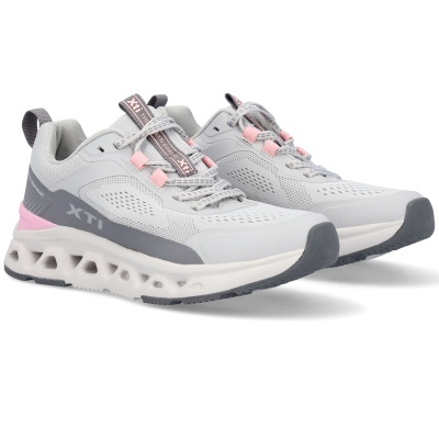 Sapatilhas desportivas cinza claro com detalhes em rosa e sola branca com design oco