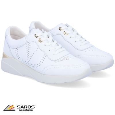 Sapatilhas brancas SAROS com detalhes dourados e padrão perfurado V