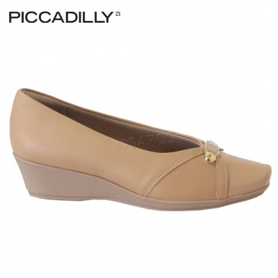 Sapato feminino bege de salto anabela baixo com detalhe em metal dourado