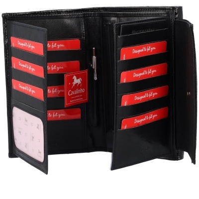 Carteira preta de pele com compartimentos e cartões vermelhos