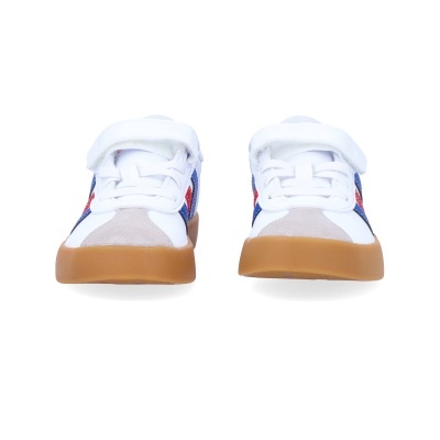 Sapatilhas infantis brancas com detalhes azuis e vermelhos