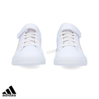 Ténis brancos para criança com fecho de velcro e atacadores