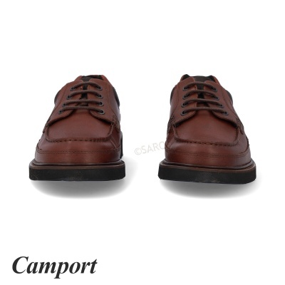Sapatos Castanhos Camport com atacadores pretos e sola preta