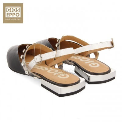 Sapatilhas abertas femininas pretas e prateadas GIOS EPPO com pedras e sola quadrada prateada