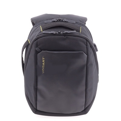 Mochila preta com detalhes amarelos e escrita VOGRART em branco