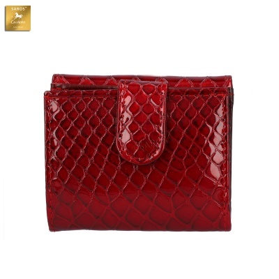Carteira vermelha em pele com textura tipo escama