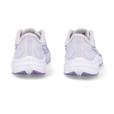Par de sapatilhas desportivas lilás claro vistas de trás
