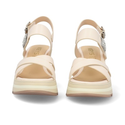 Sandálias de senhora bege com tiras largas cruzadas e sola com plataforma