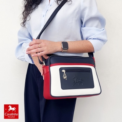 Mala de ombro Cavalinho azul-escuro, branco e vermelho com fecho frontal