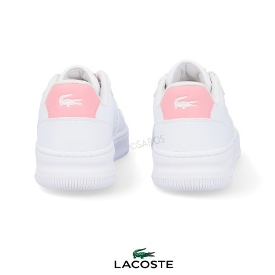 Ténis brancos com detalhes cor-de-rosa e logotipo Lacoste