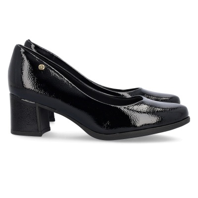 sapatos de salto médio quadrado verniz preto brilhante