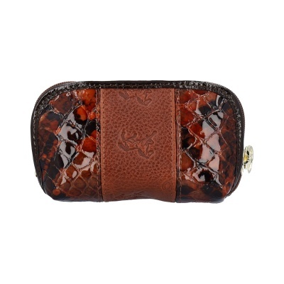 Estojo ou bolsa castanha com textura de cobra e gravuras de rãs