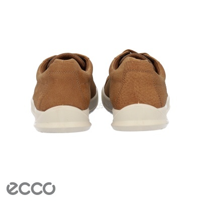 Par de sapatilhas castanhas em camurça com sola branca, vista traseira